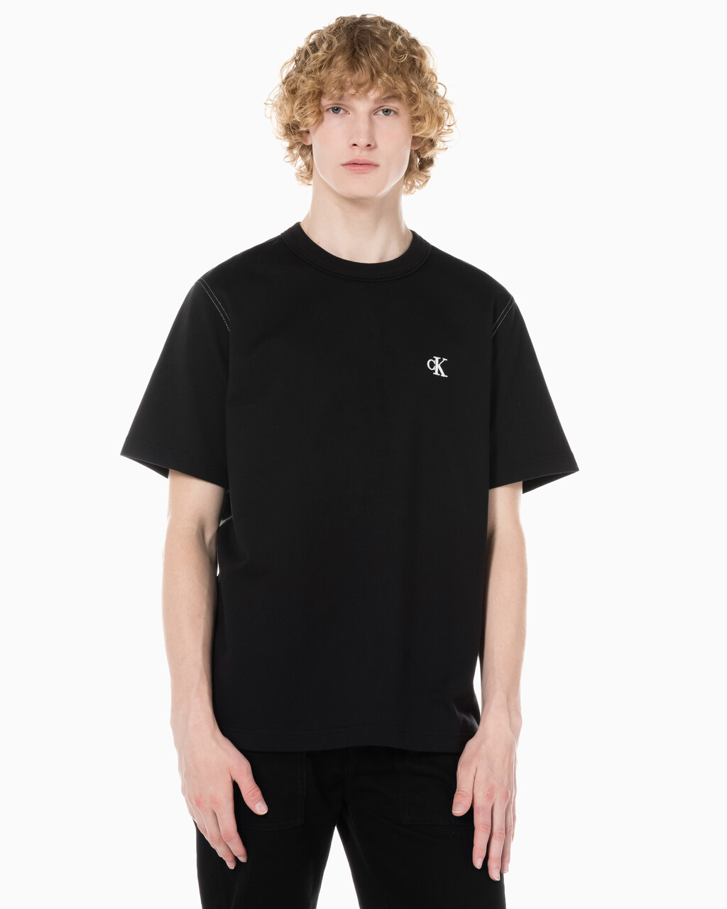 Buy 남성 레귤러핏 테리코튼 그래픽 반팔 스웨트셔츠 in color CK BLACK