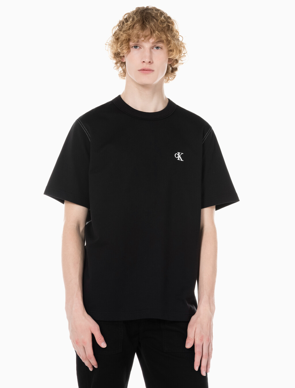 Buy 남성 레귤러핏 테리코튼 그래픽 반팔 스웨트셔츠 in color CK BLACK