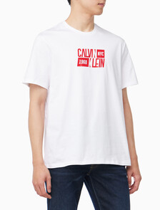 Buy 남성 레귤러핏 스포츠 로고 반팔 티셔츠 in color BRILLIANT WHITE