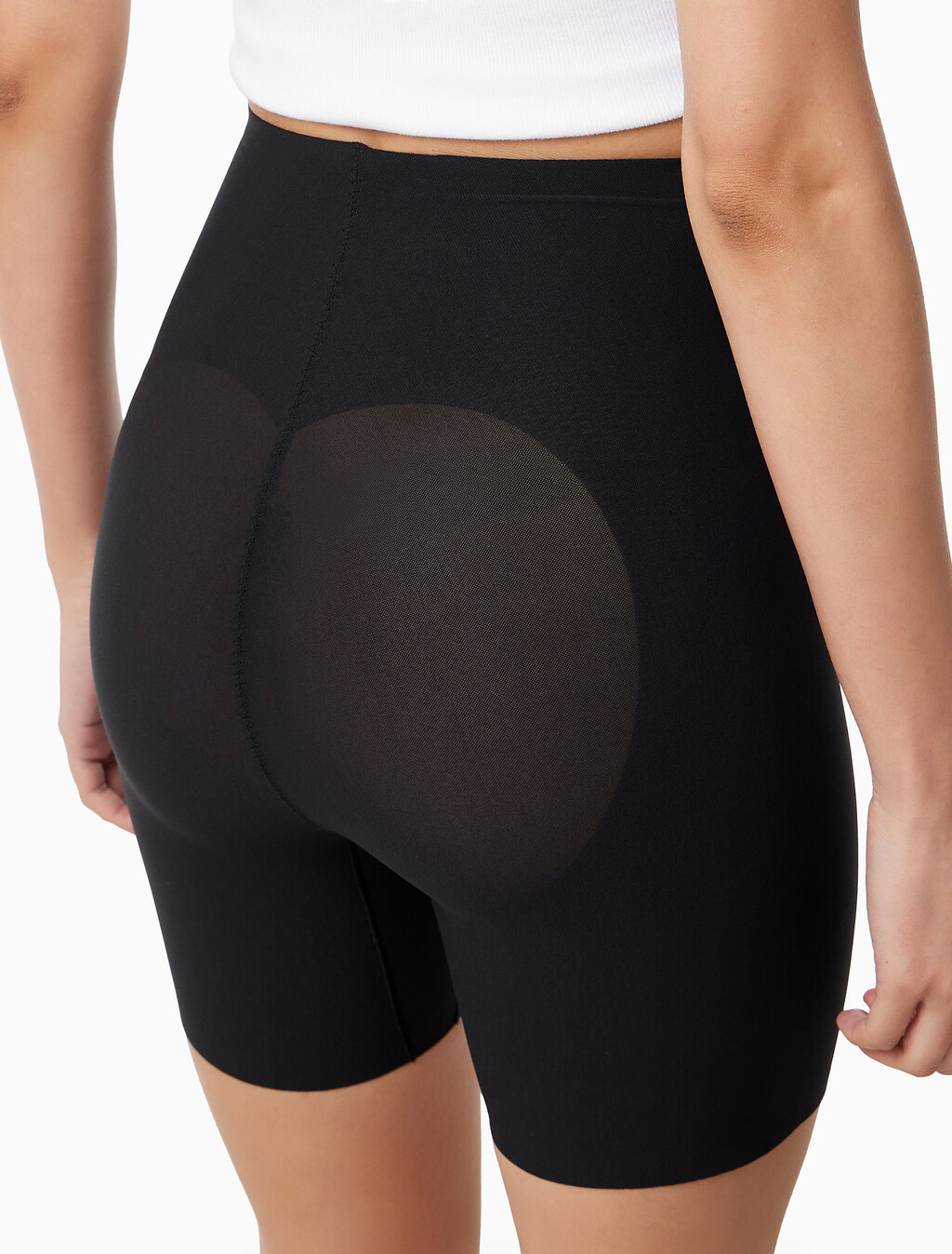 Buy 여성 스테이-풋 메쉬 메쉬 쇼츠 in color BLACK