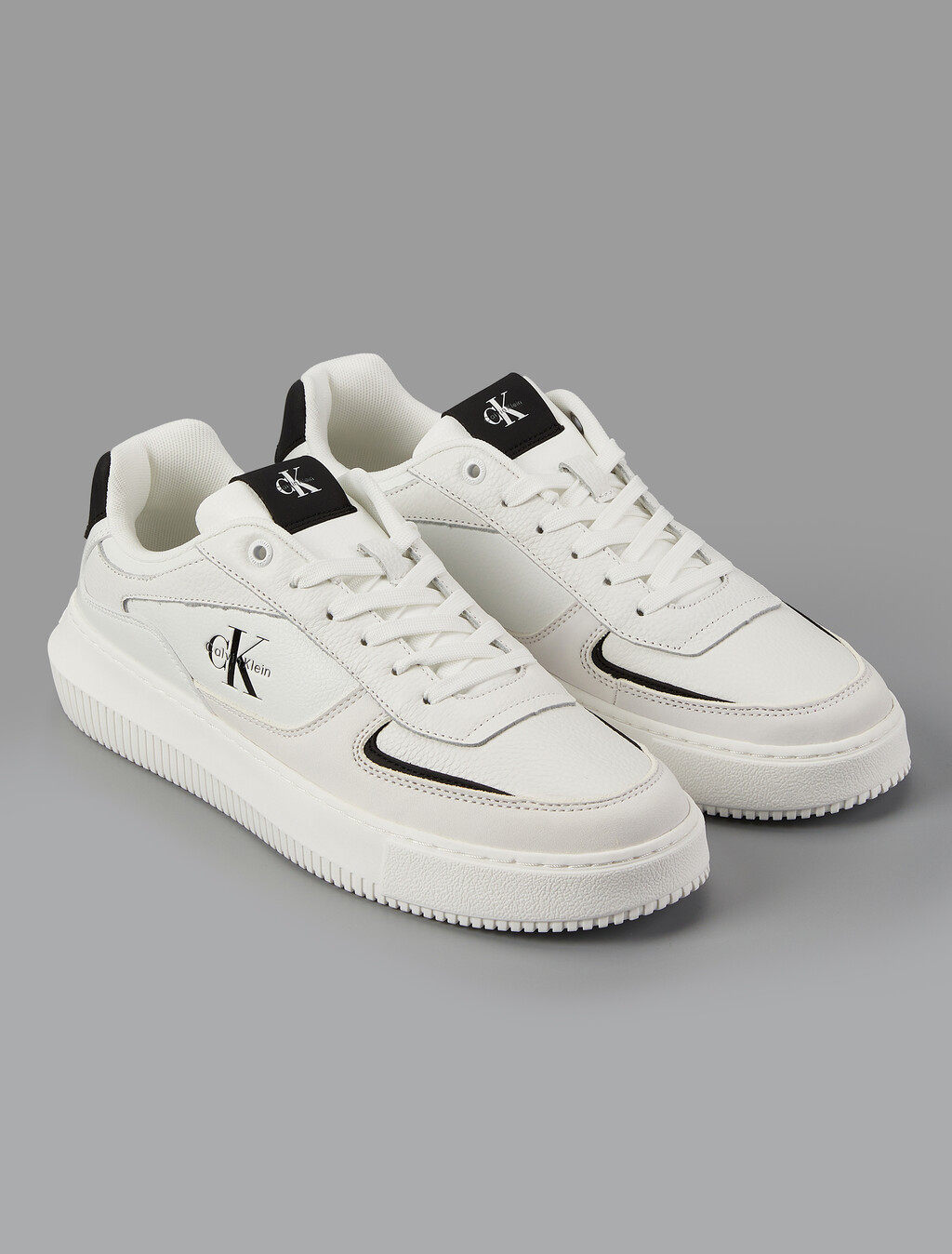 Buy 남성 말모메타 청키 컵솔 레더 in color WHITE