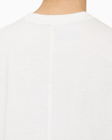 Buy 여성 릴렉스 핏 에센셜 반팔 티셔츠 in color WHITE