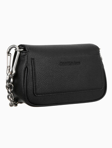 Buy 여성 미니멀 모노그램 체인 플랩 미니 숄더백 in color BLACK