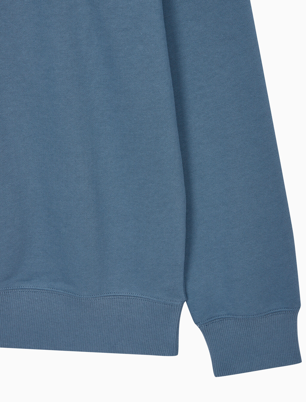 Buy 남성 레귤러핏 CK 뱃지 로고 스웻셔츠 in color BLUE