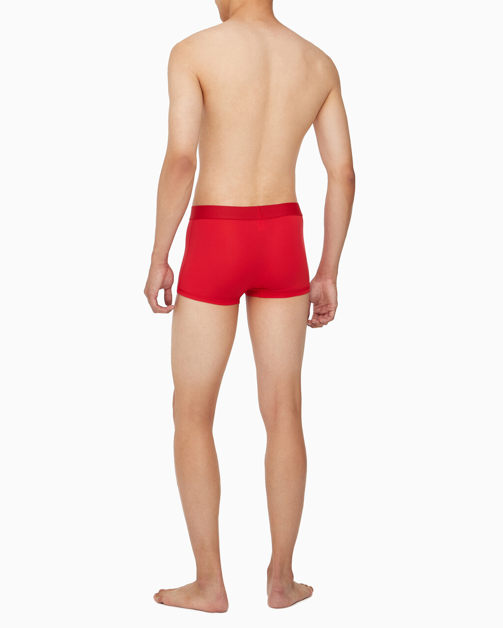 Buy 남성 퓨쳐쉬프트 마이크로 로우라이즈 트렁크 in color ROUGE