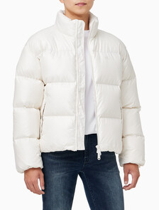 Buy 남녀공용 스탠드 카라 글로시 다운 푸퍼 자켓 in color WHITE