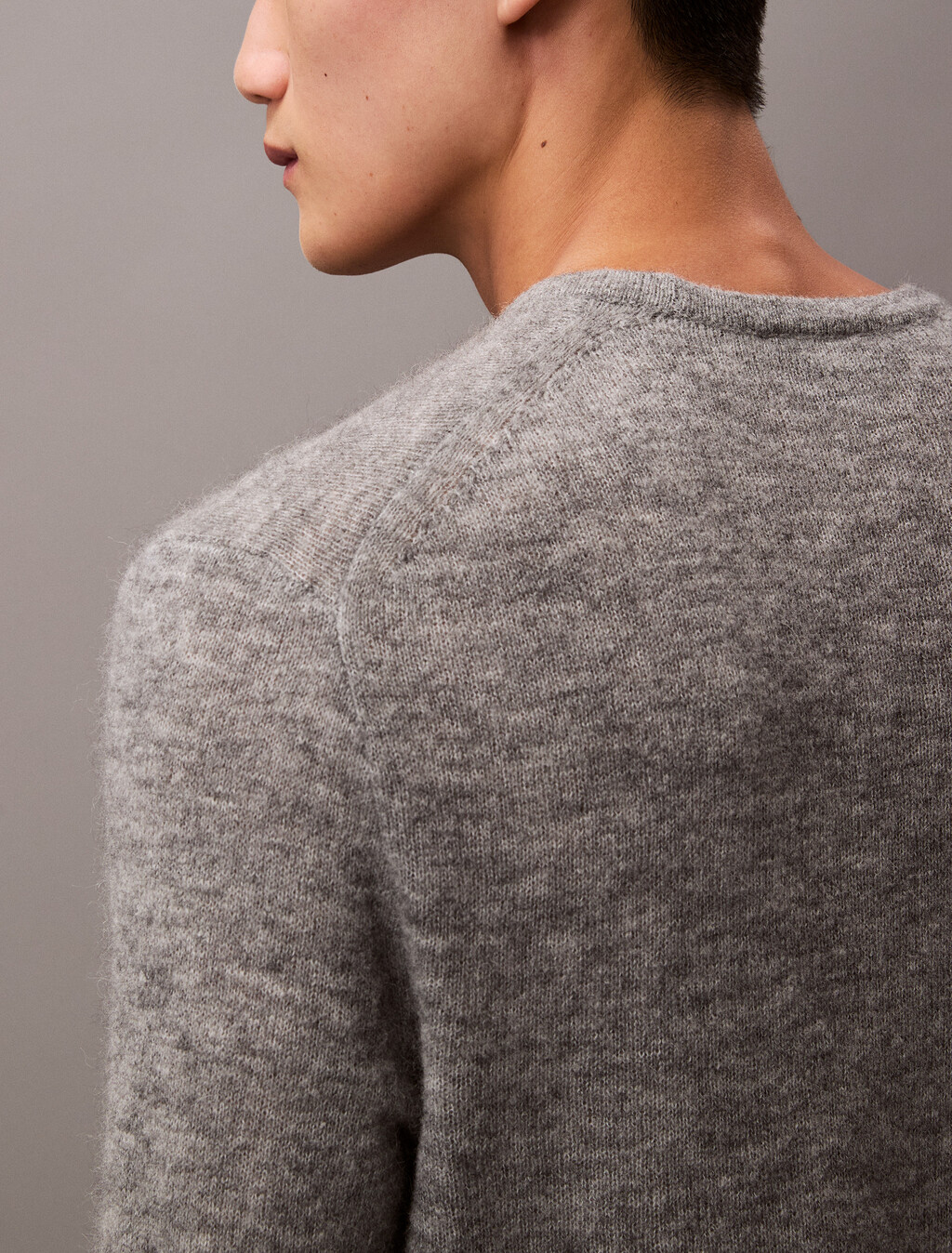 Buy 유니섹스 롱슬리브 알파카 크루넥 스웨터 in color MEDIUM GREY HEATHER