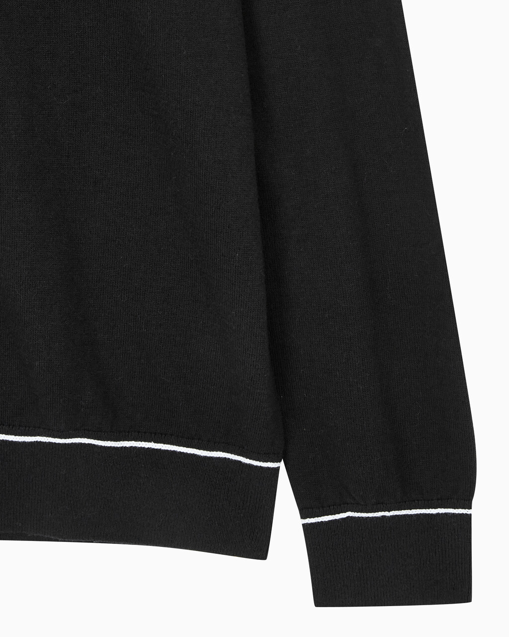 Buy 남성 에센셜 크루넥 스웨터 in color CK BLACK