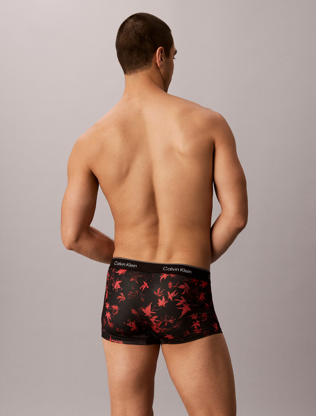 Buy 남성 아이콘 마이크로파이버 스트레치 어텀 로우 라이즈 트렁크 in color Momiji Black
