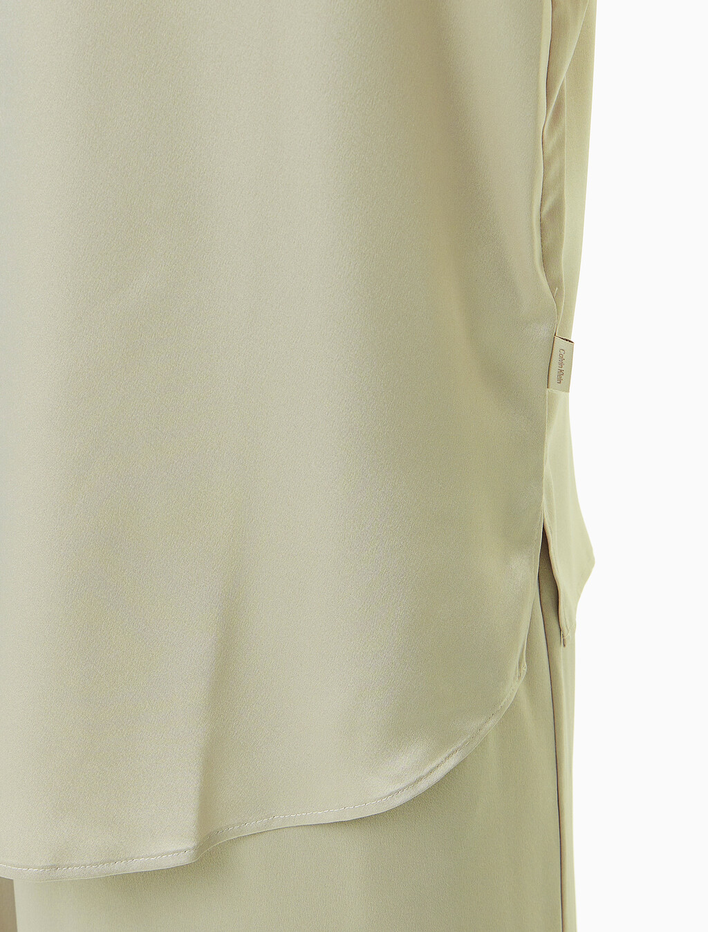 Buy 여성 새틴 롱 슬리브 탑 in color LIGHT GREEN