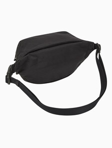 Buy 남성 볼드 로고 나일론 슬링 in color BLACK