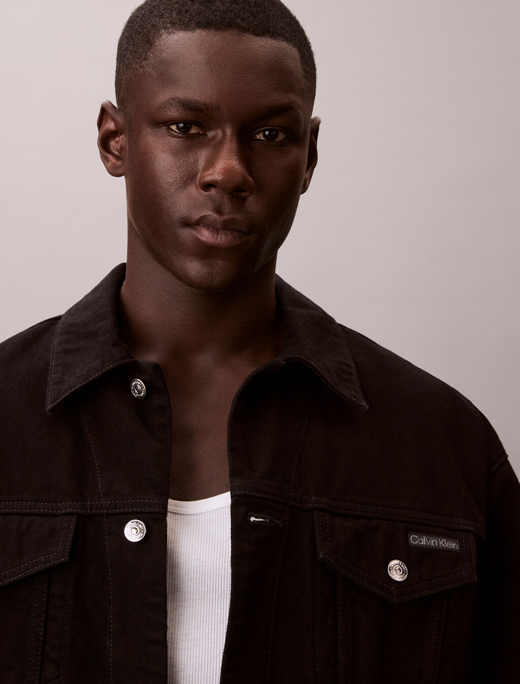 Buy 90S 트러커 자켓 in color BLACK