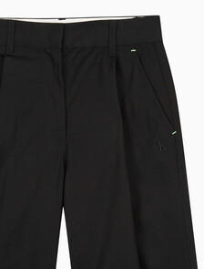 Buy 여성 폴드 반드 치노 팬츠 in color CK BLACK