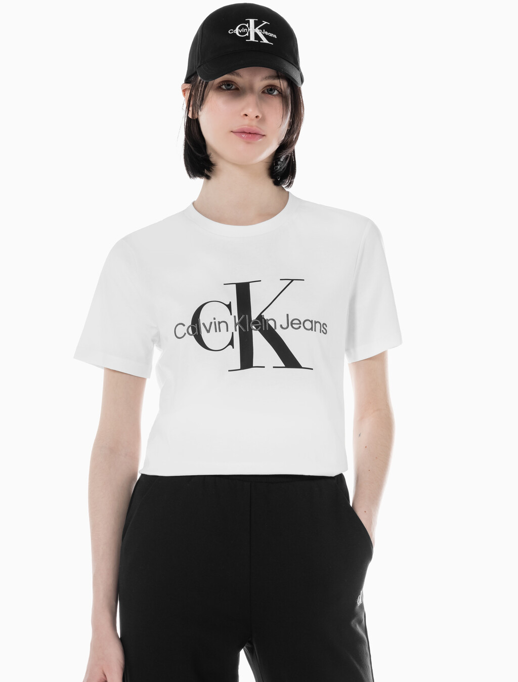 Buy 여성 스트레이트핏 모노그램로고 크루넥 반팔 티셔츠 in color BRIGHT WHITE