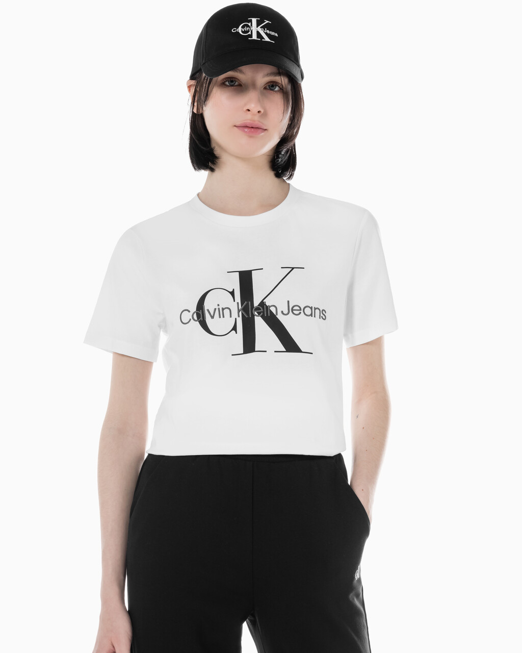Buy 여성 스트레이트핏 모노그램로고 크루넥 반팔 티셔츠 in color BRIGHT WHITE