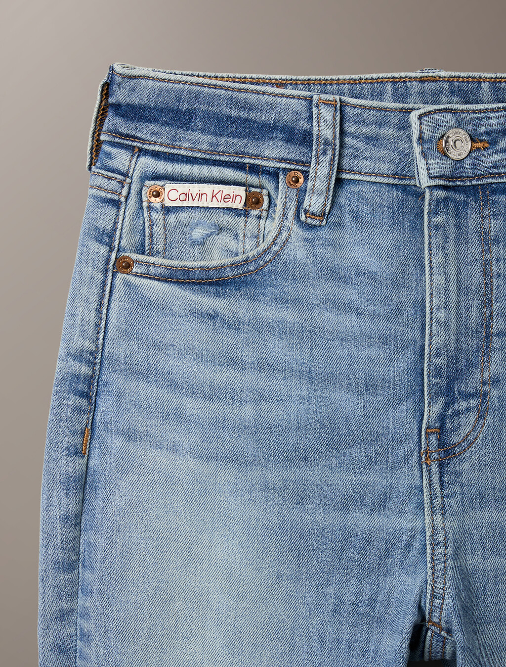 Buy 여성 하이라이즈 플레어 데님 in color Light Blue