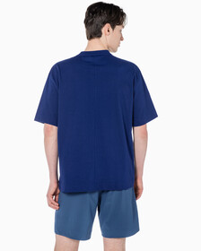 Buy 남성 CK 애슬레틱 릴렉스 핏 반팔 티셔츠 in color CRAYON BLUE