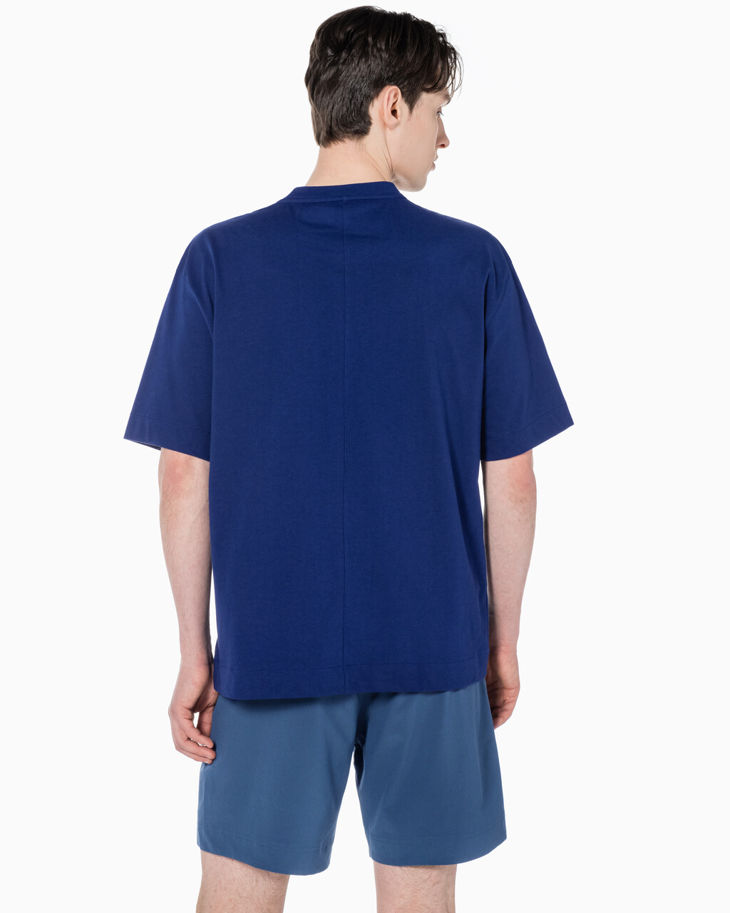 Buy 남성 CK 애슬레틱 릴렉스 핏 반팔 티셔츠 in color CRAYON BLUE