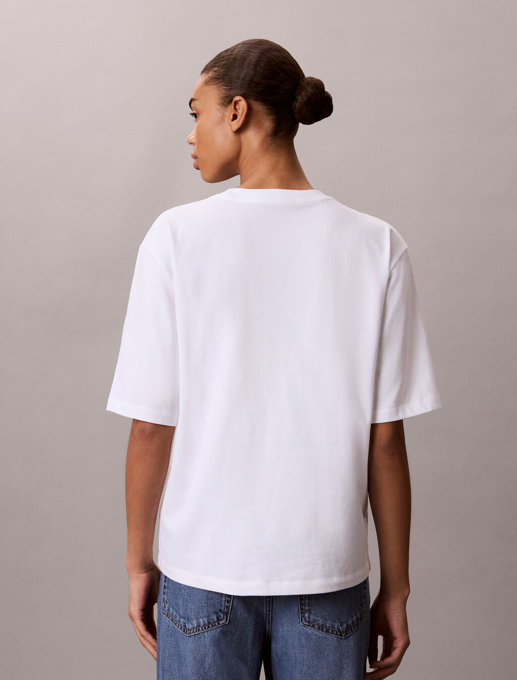 Buy 여성 로고 그래픽 릴렉스드핏 티 in color BRIGHT WHITE