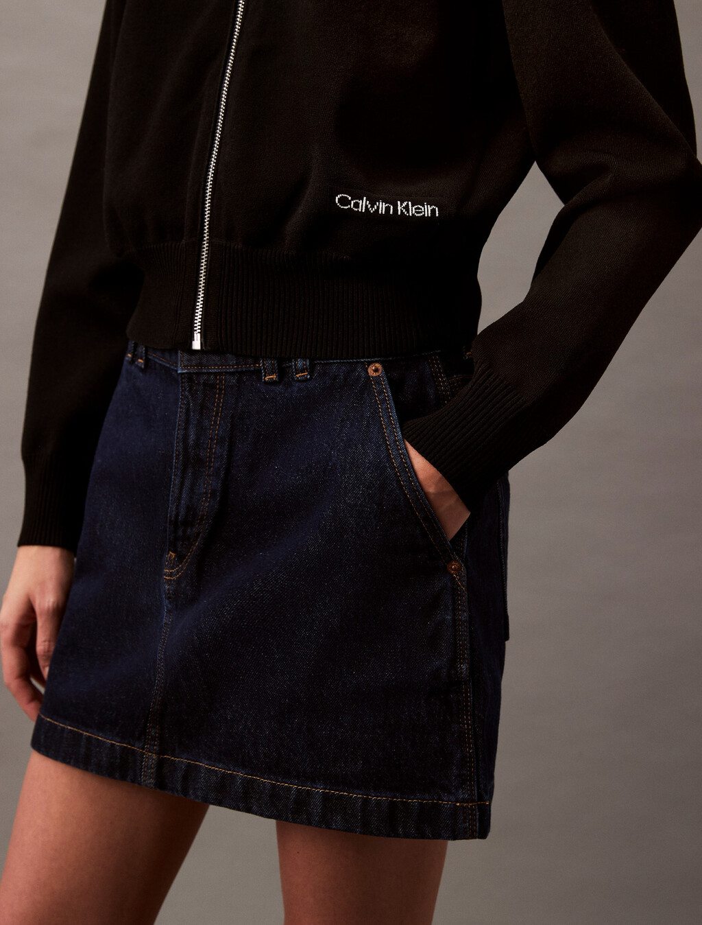 Buy 여성 하프 밀라노 카라 보머 스웨터 in color BLACK