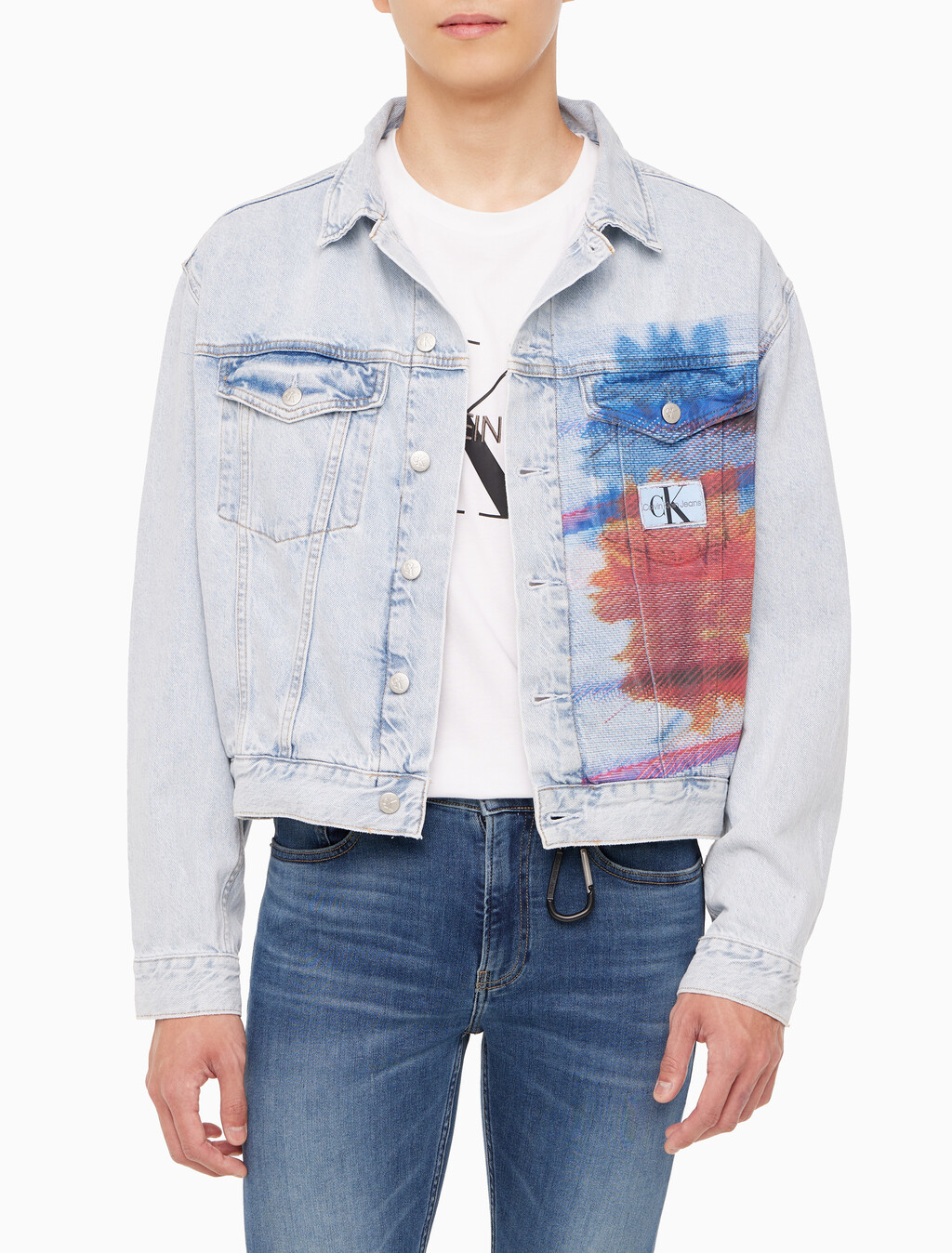 Buy 남성 오버사이즈핏 박시 크롭 데님 재킷 in color CHALKY BLUE