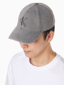 Buy 남녀공용 CKJ 모노그램 데님 엠브로이더리 볼캡 in color CHARCOAL