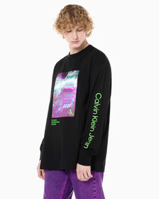 Buy 남성 하이퍼 리얼 랜드스케이프 긴팔 티셔츠 in color CK BLACK