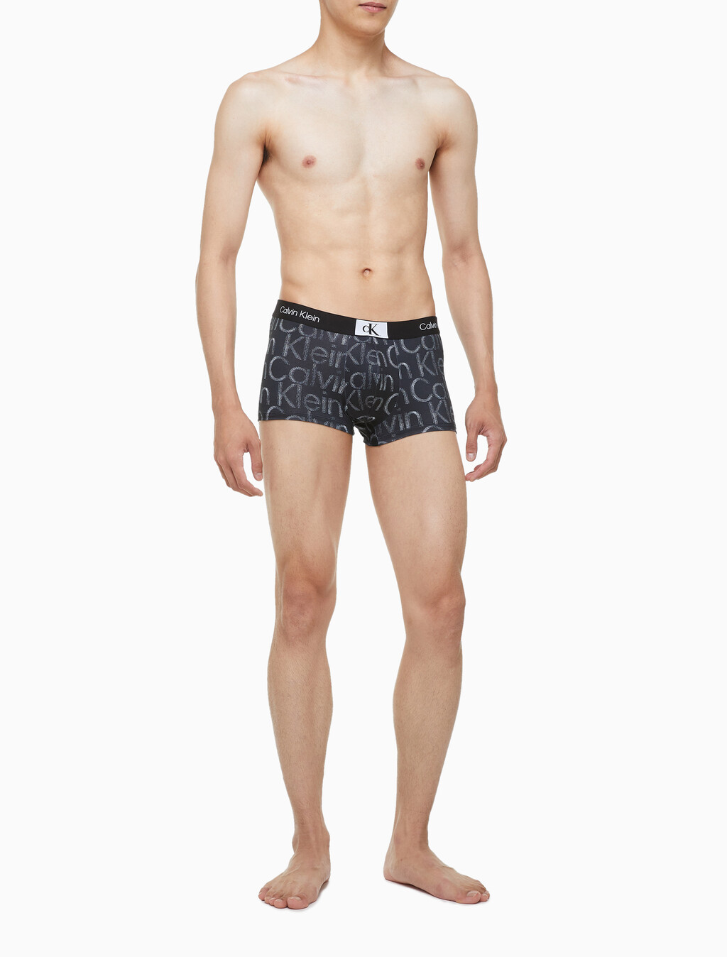 Buy 남성 1996 마이크로 로우라이즈 드로즈 in color HALFTONE GLITCH_BLACK