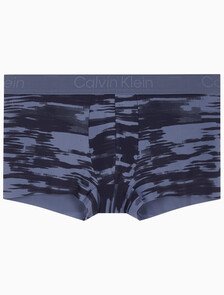 Buy 남성 CK 블랙 프린트 로우 라이즈 드로즈 in color STREAKED PRINT+BANK BLUE