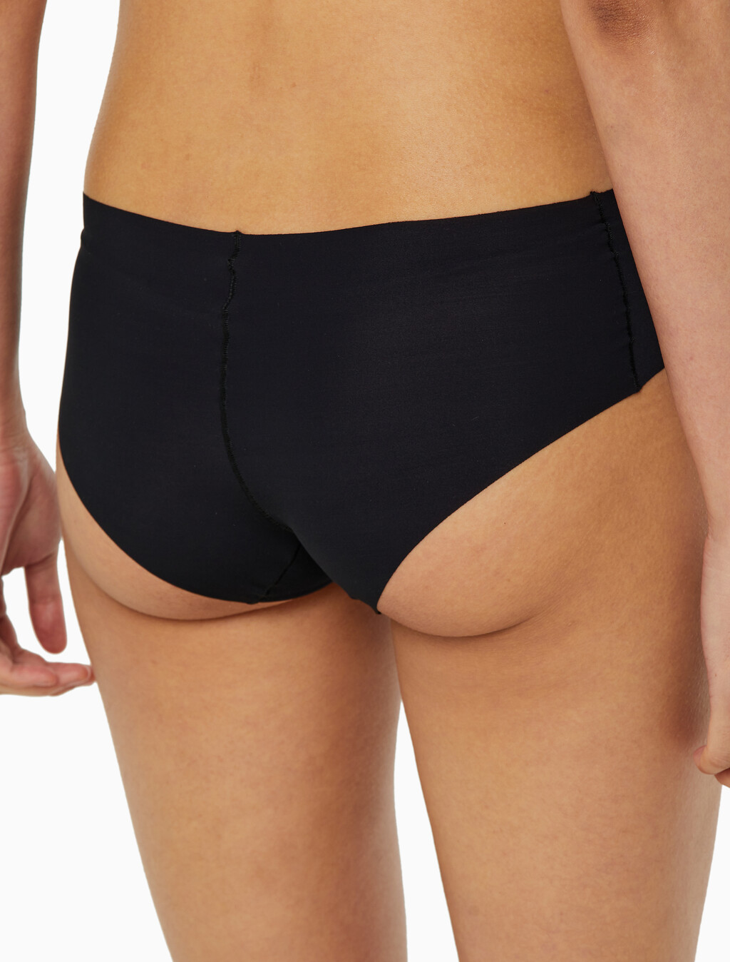 Buy 여성 인비져블 마이크로 힙스터 in color BLACK