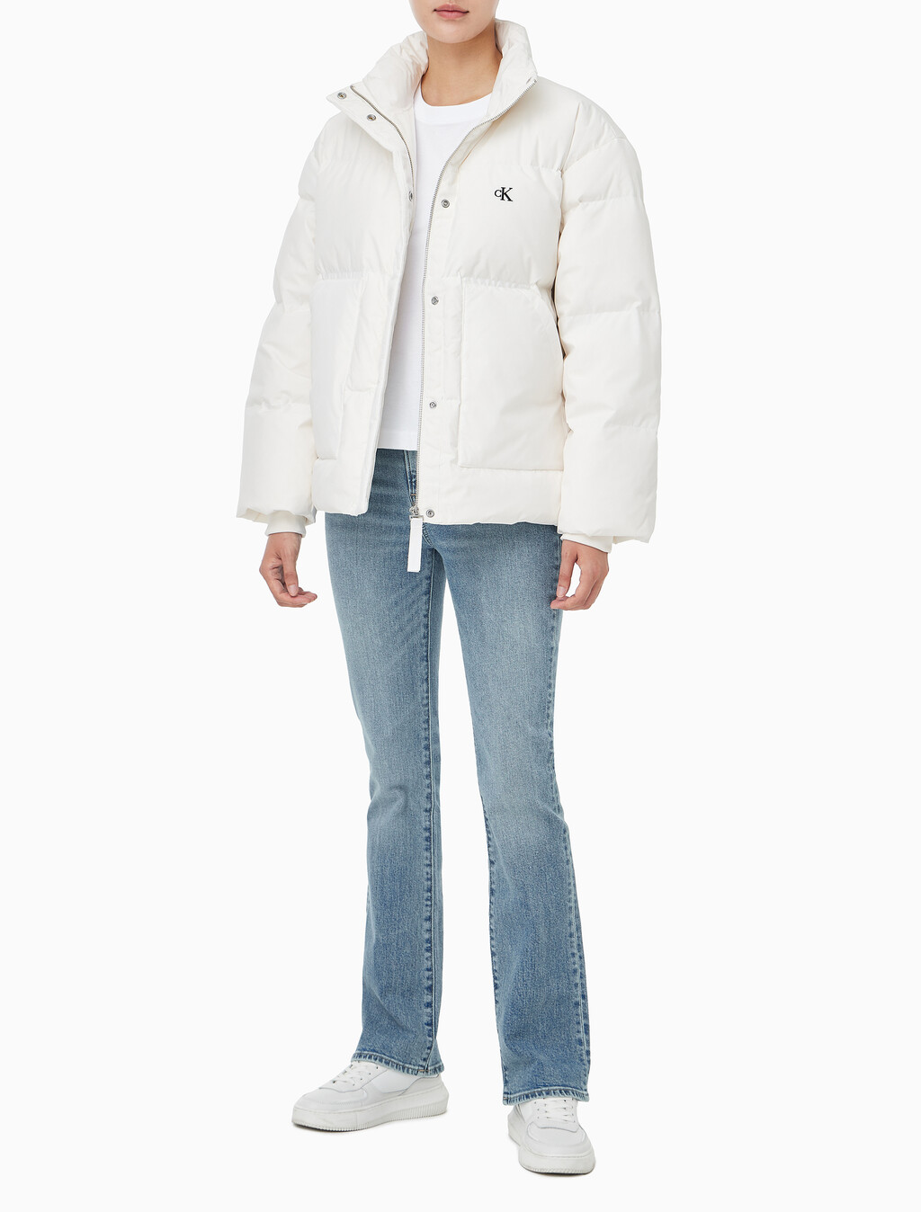 Buy 여성 숏 렝스 스탠드 카라 푸퍼 in color Ivory