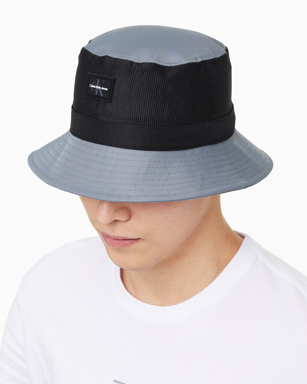 Buy 남성 CKJ 스포츠 에센셜 버킷햇 in color OVERCAST GREY