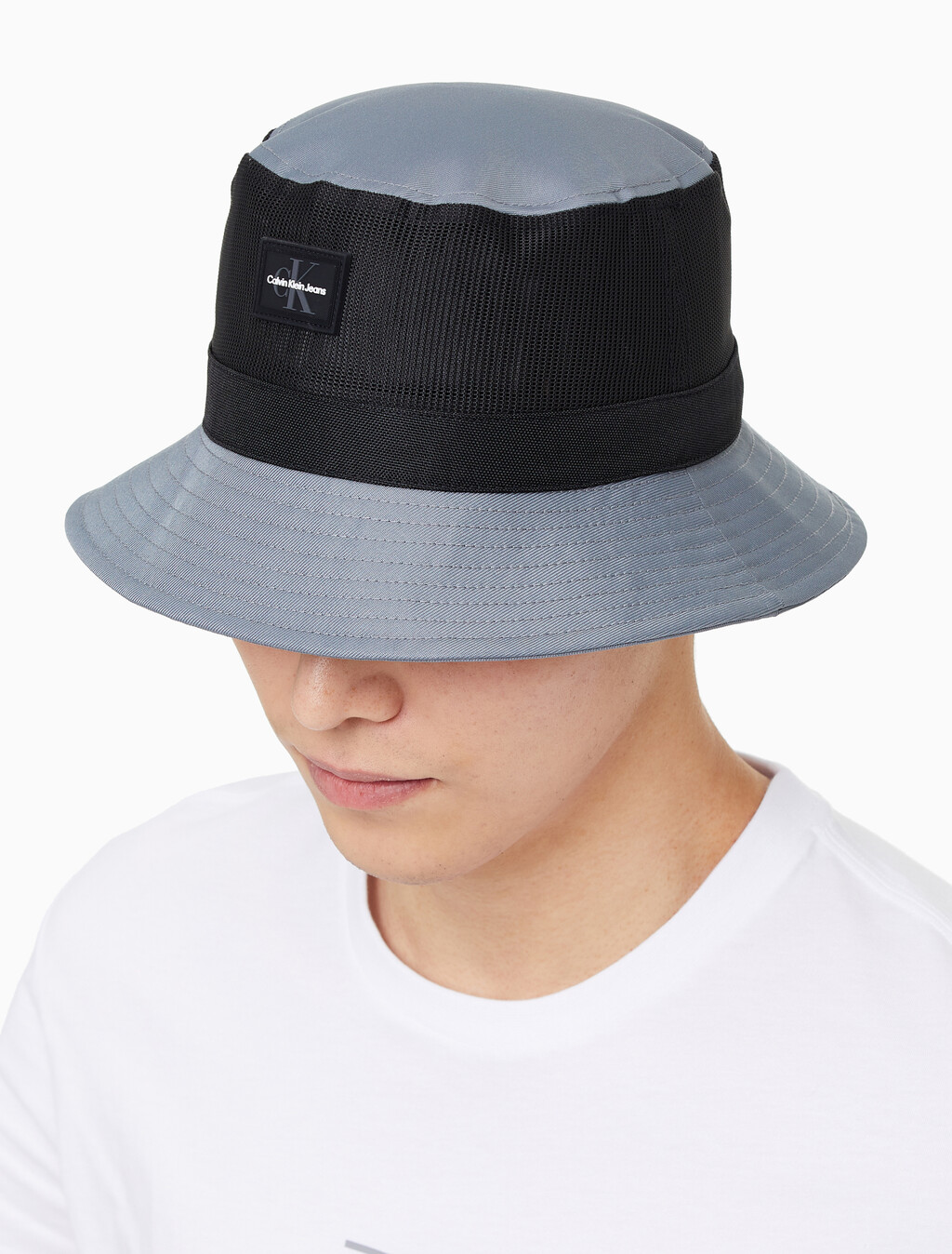 Buy 남성 CKJ 스포츠 에센셜 버킷햇 in color OVERCAST GREY