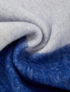 Buy 남녀공용  패치로고 배색 체크 머플러 in color Blue