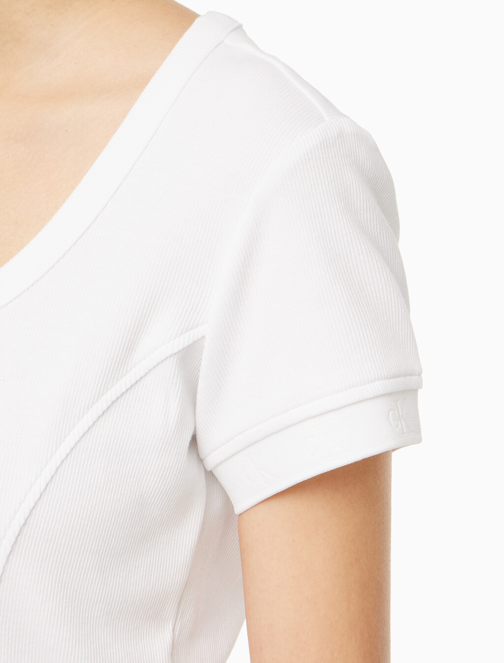 Buy 여성 엠보스 로고 U넥 크롭 반팔 티셔츠 in color BRIGHT WHITE
