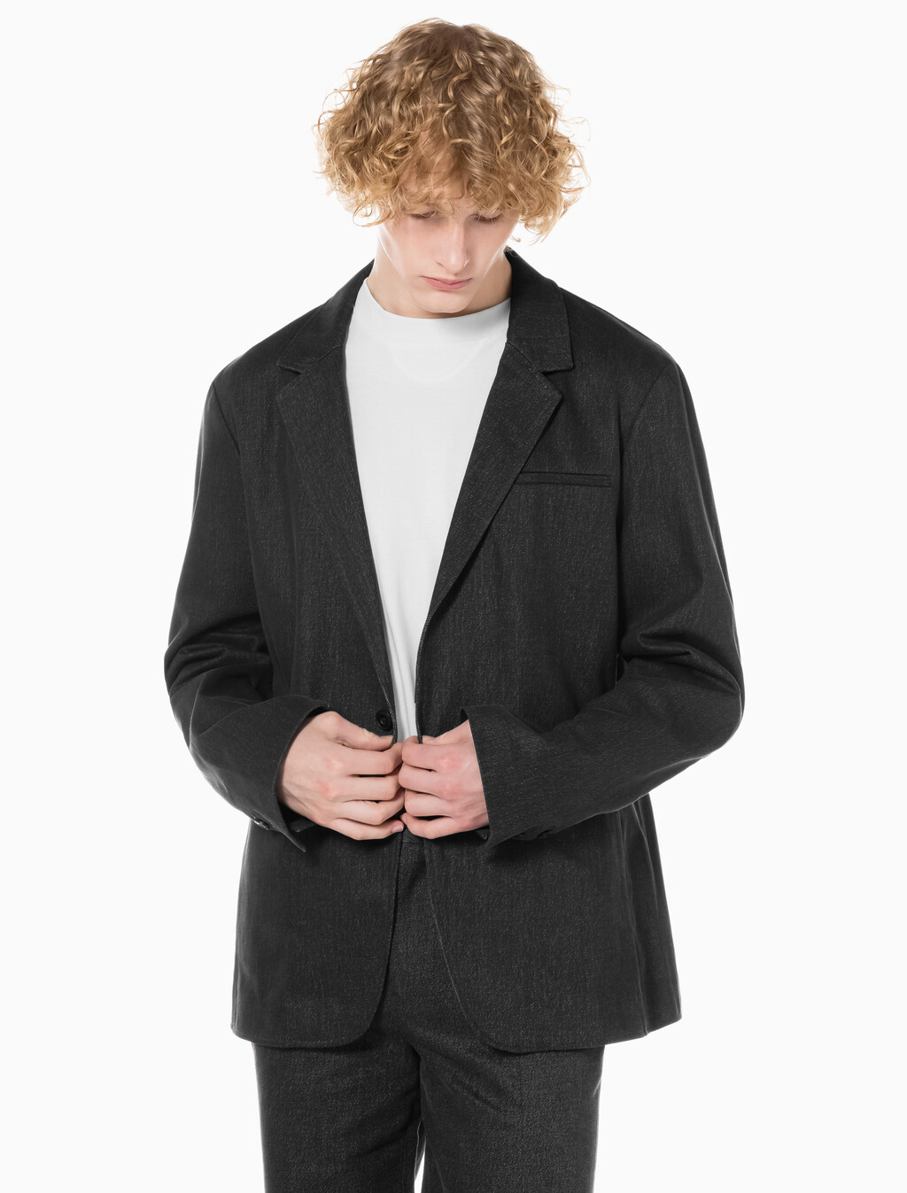Buy 남성 롱슬리브 언라인드 스트럭쳐 블레이저 in color CHARCOAL