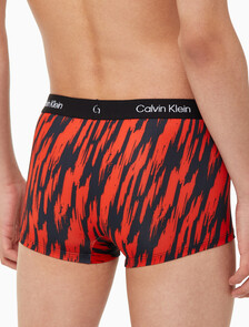 Buy 남성 1996 마이크로 로우라이즈 드로즈 in color TIGER STRIPE PRINT HAZARD