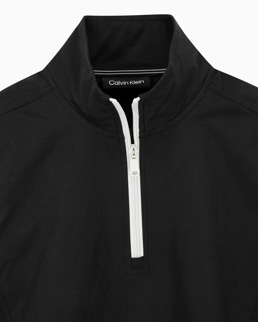 Buy 여성 CK 애슬레틱 레귤러 핏 기능성 반집업 아노락 in color BLACK