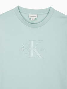 Buy 남성 릴렉스핏 히어로 모노그램 로고 반팔 티셔츠 in color HARBOR GRAY