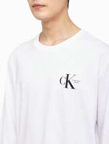 Buy 남녀공용  베이직 로고 긴팔 티셔츠 in color BRIGHT WHITE