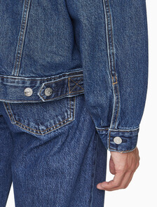Buy 남성 90's 다크블루 데님 트러커 자켓 in color DARK BLUE