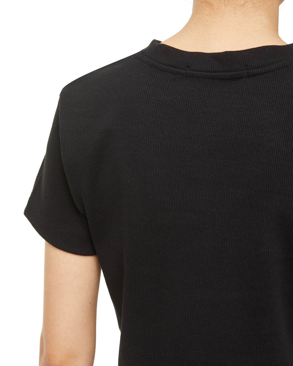 Buy 여성 로고 뱃지 크롭 반팔 티셔츠 in color CK BLACK