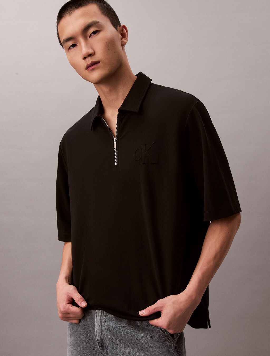 Buy 남성 릴렉스드핏 쿨링 피크 엠보스드 폴로 티 in color BLACK