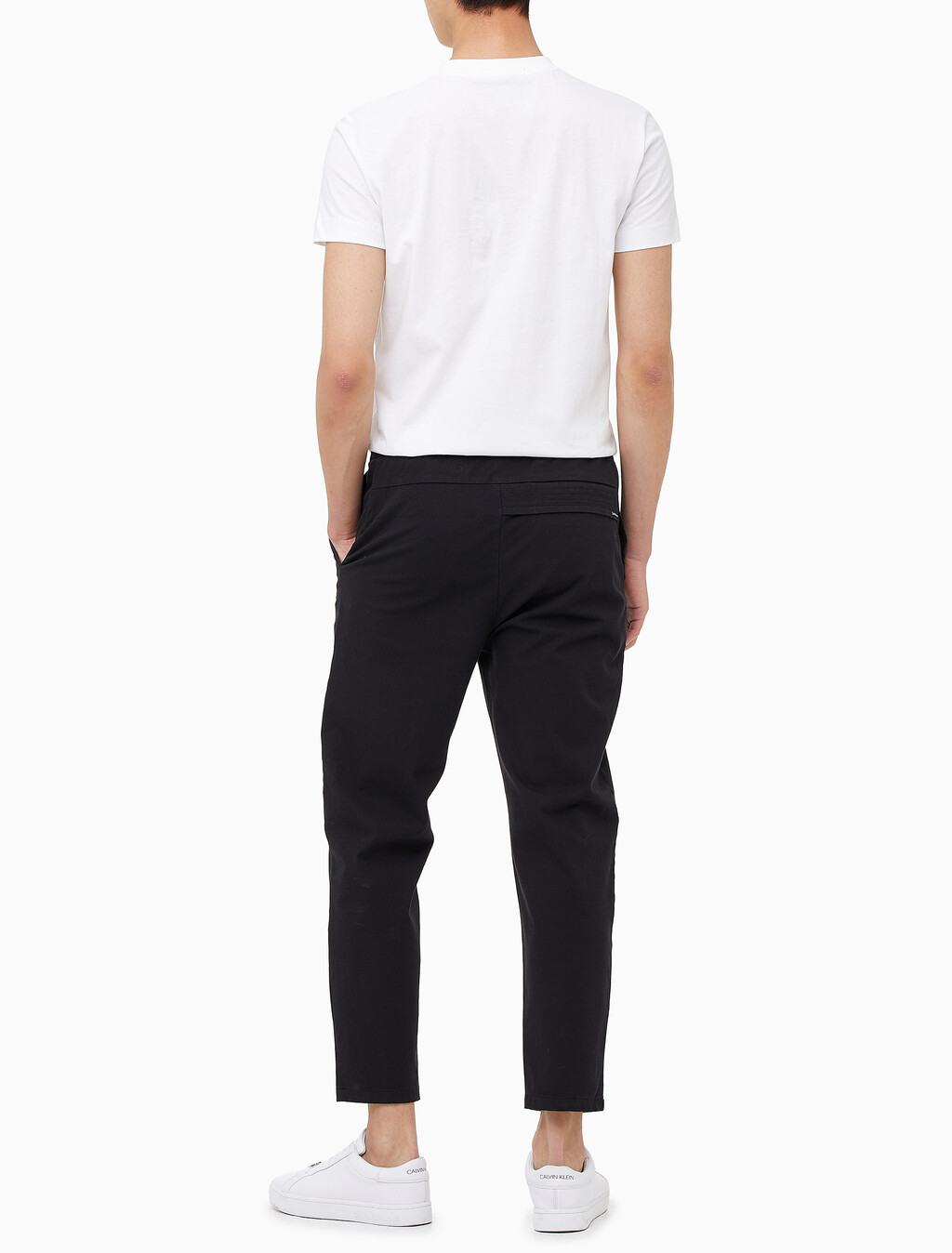 Buy 남성 슬림핏 드로코드 치노 팬츠 in color CK BLACK