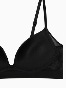 Buy 여성 인비져블 NSE 메쉬 AF 푸쉬업 플런지 in color BLACK