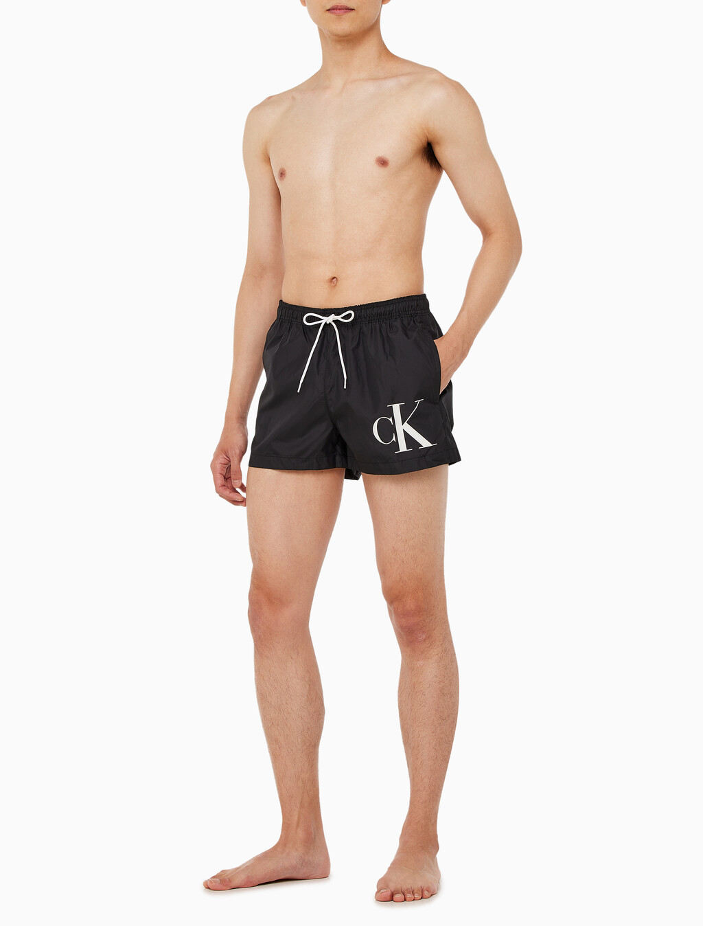 Buy 남성 CKJ 모노그램 스윔 쇼츠 in color CK BLACK
