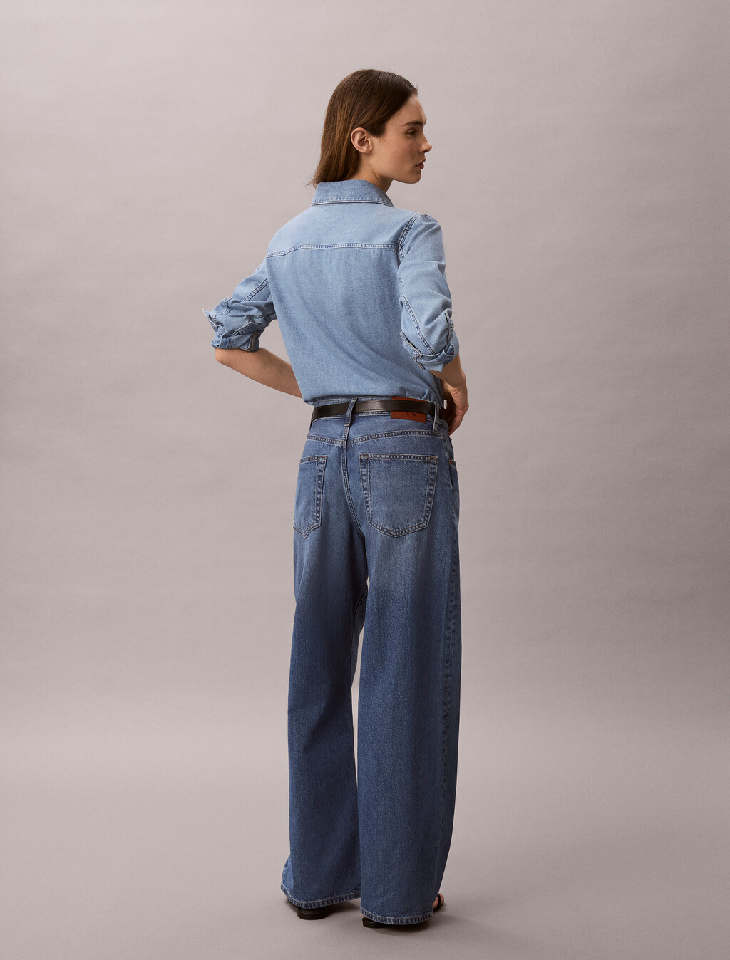 Buy 여성 와이드레그 리넨 데님 in color Light Blue