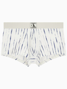 Buy 남성 CK 1996 마이크로 싱글 로우 라이즈 드로즈 in color SHIBORI STRIPE PRINT_ROYAL IRIS