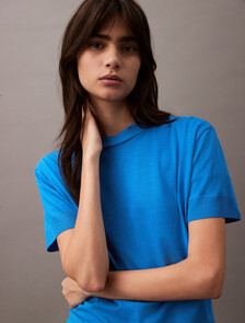Buy 여성 실크터치 파인 목넥 반팔 티셔츠 in color HALOGEN BLUE