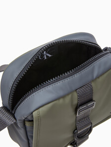 Buy 남성 유틸리타리안 카메라백 S in color OLIVE